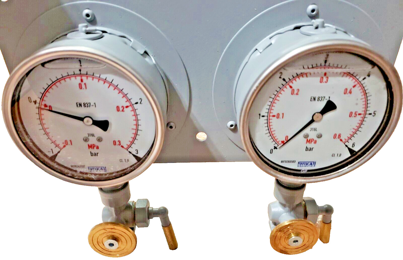 WIKA EN 837-1 / EN8371 Pressure Dual Gauge 0-0.3 MPa 0-3 Bar, 0-0.6 MPa 0-6 Bar