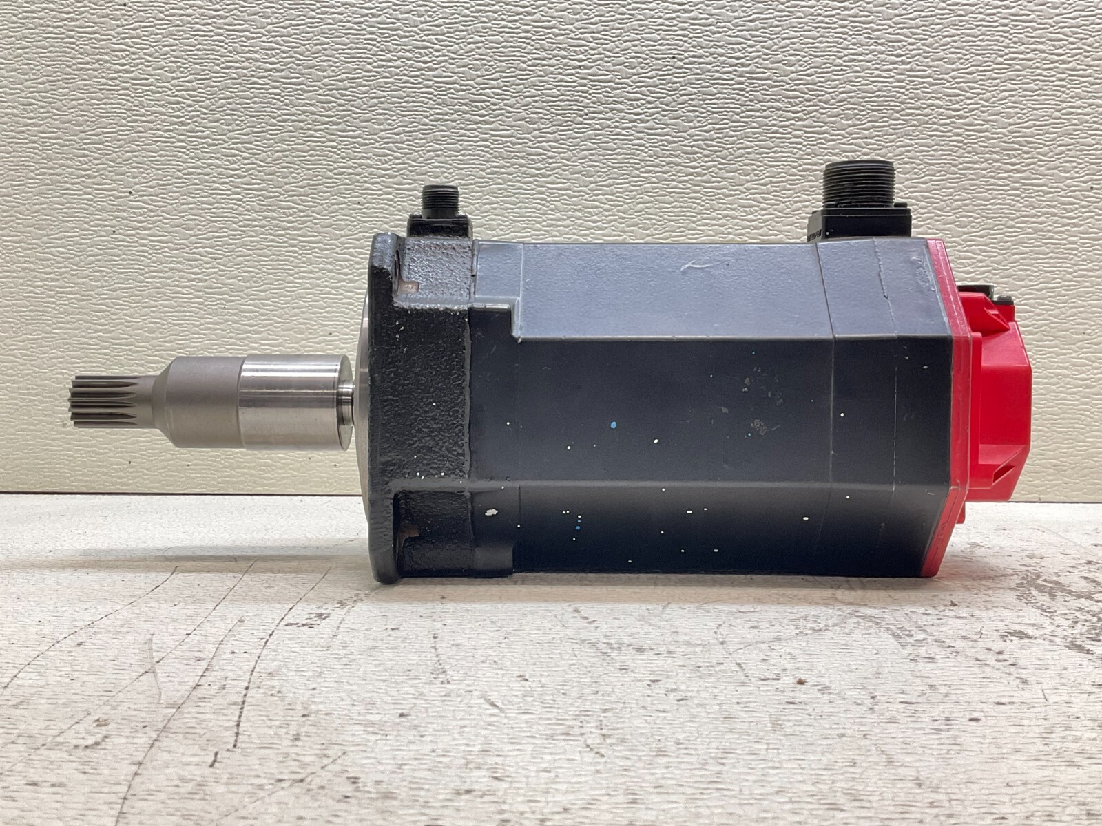 Fanuc A06B-0227-B705 aiF 8/3000 AC Servo Motor 182 V 1.6 kW A06B0227B705 A06B