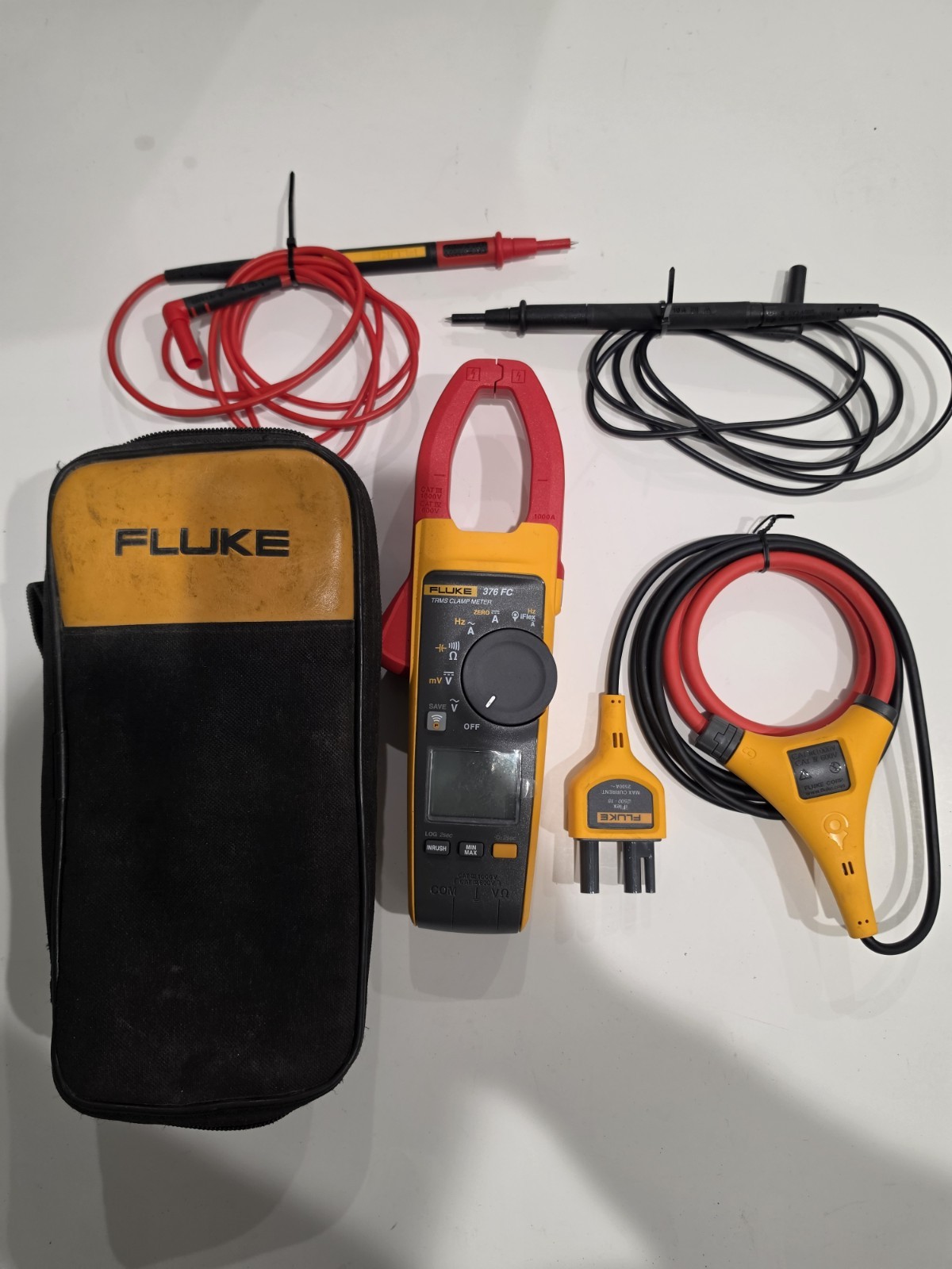 Fluke 376 FC True RMS Clamp Meter w/ iFlex, Leads, CAT III, 6000 Count, 1000V