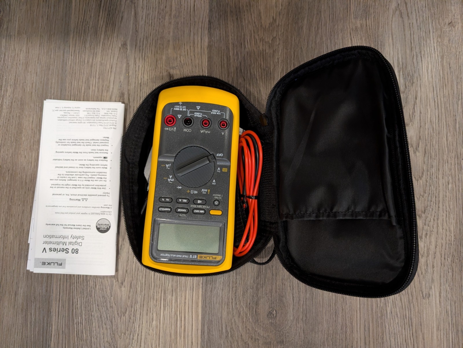 1xFluke 381 Remote Display True RMS AC/DC Clamp Meter And 1x Fluke Multimeter 87