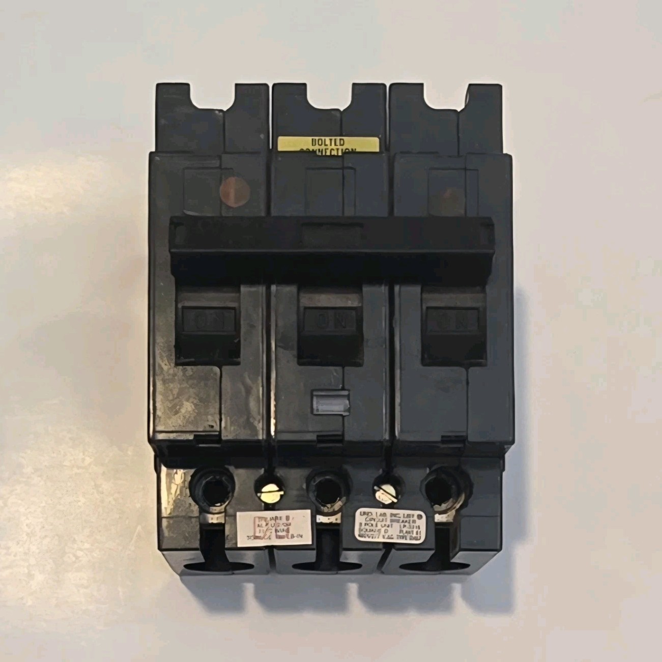 Square D EHB34070 70A 3-Pole 480Y/277V AC Bolt-On Molded Case Circuit Breaker