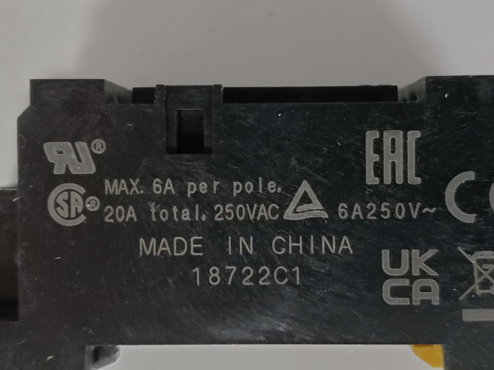 OMRON PYFZ-14-E RELAY SOCKET 4 POLE 6A (LOT OF 2) NNB