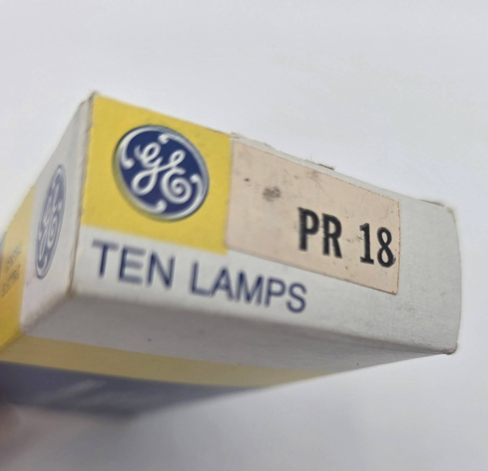 GE PR18 Miniature Lamps 8 Bulbs In Box 7.2V P13.5s Hong Kong NOS VTG