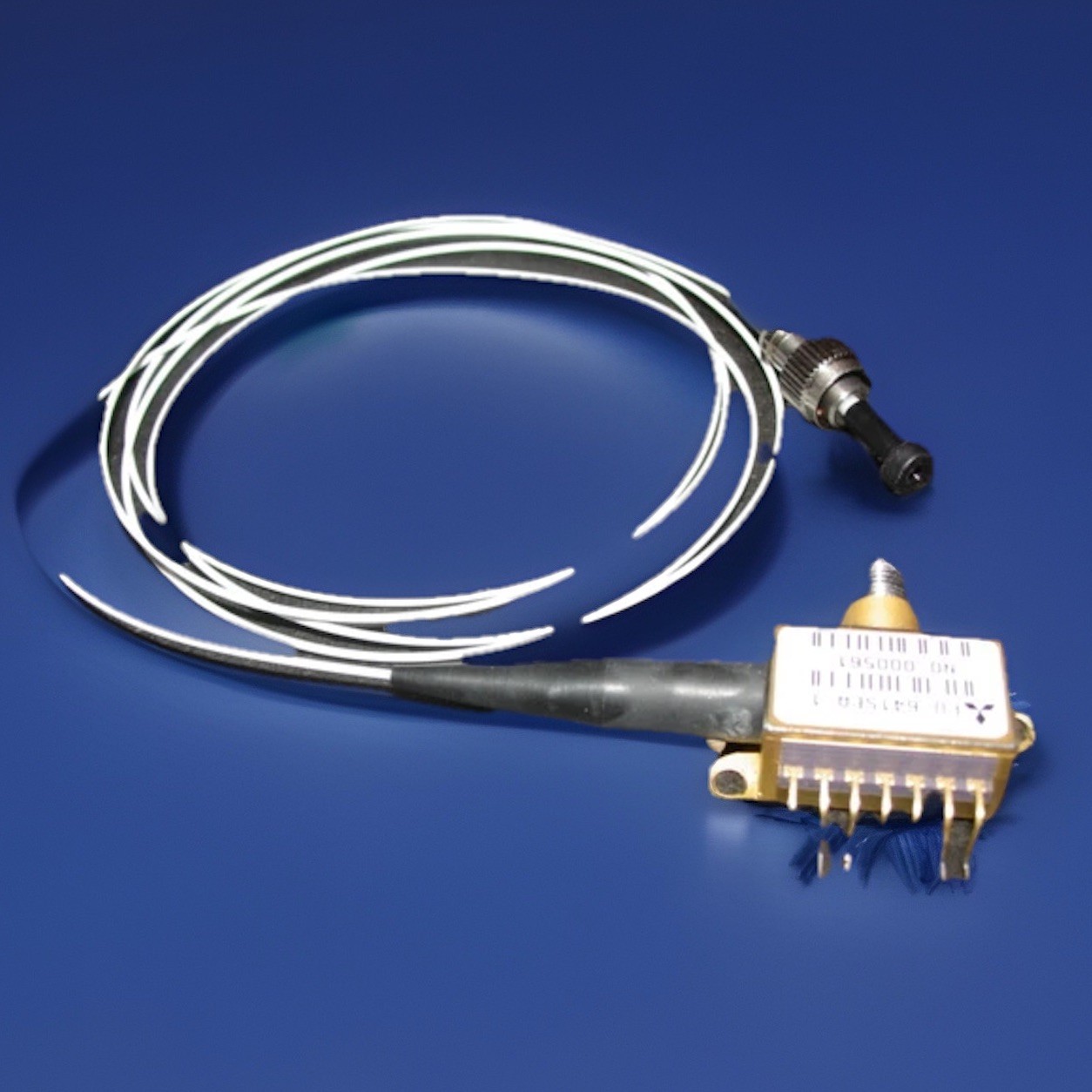 Modulator integrated DFB Laser Mitsubishi 10G approx 1mW DFB SMA Or SMB coaxial