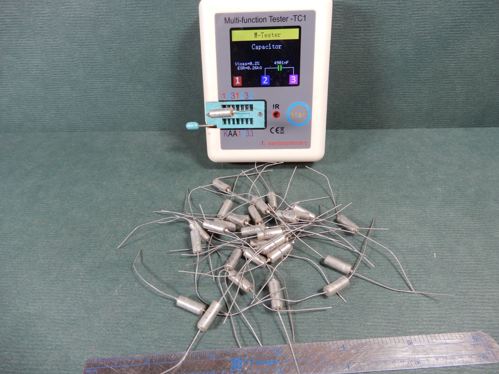 Unknown Make PIO? Capacitors 4.7uf 25V Qty 30 NOS Axial Leads