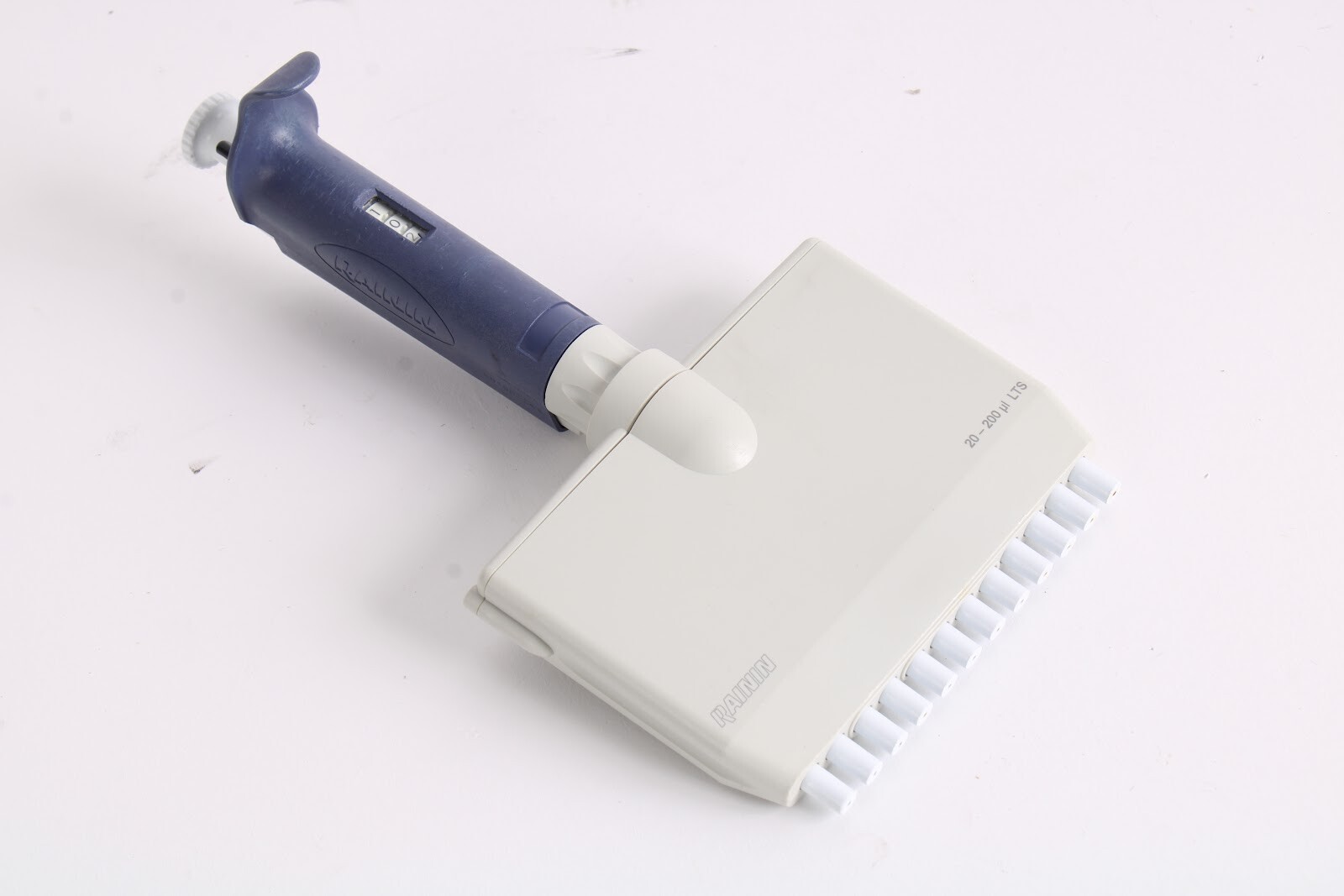 Rainin Pipet Lite L200 12-Channel Multichannel 20-200 Ul LTS Manual Pipette