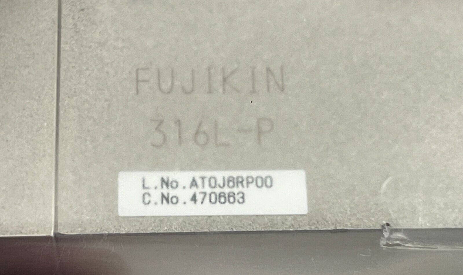 FUJIKIN DIAPHRAGM BLOCK VALVES TYPE N.C. O.P. 0.5~0.6MPA