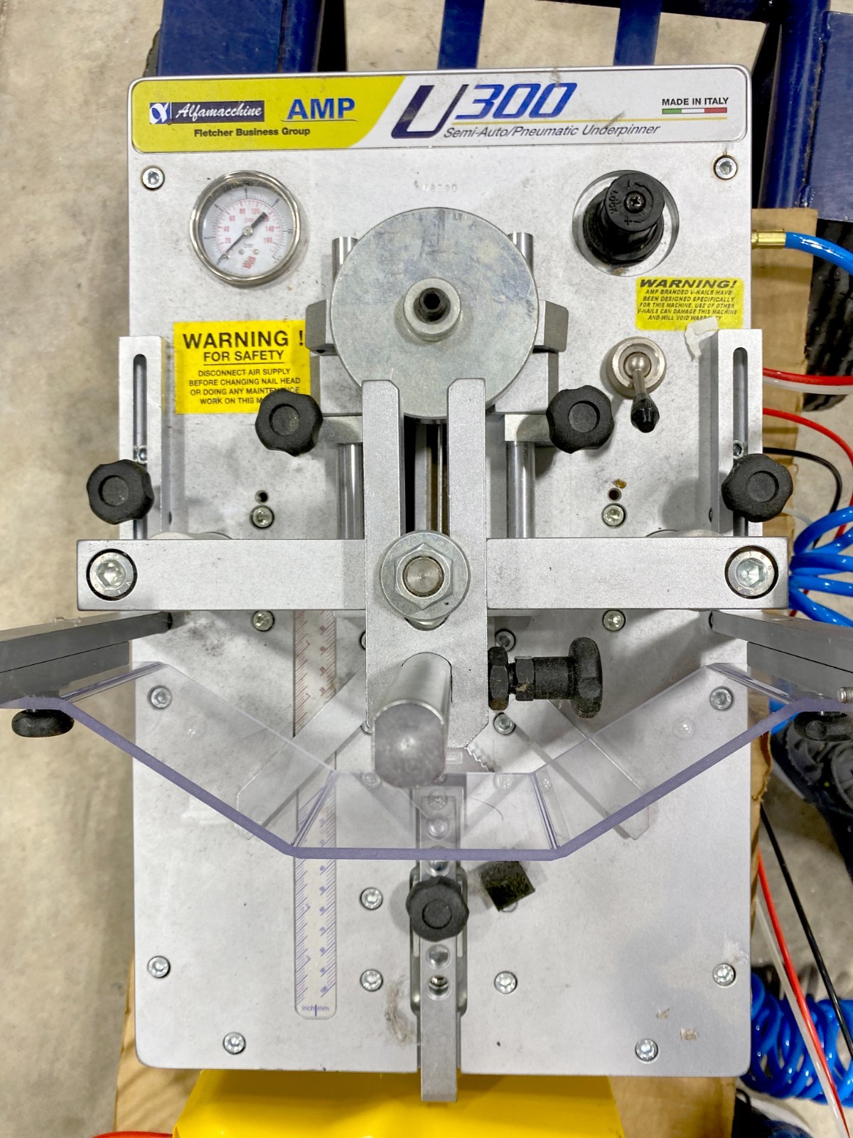 U-300 Pneumatic V-Nail Frame Joining Machine – Benchtop Underpinner for Framers