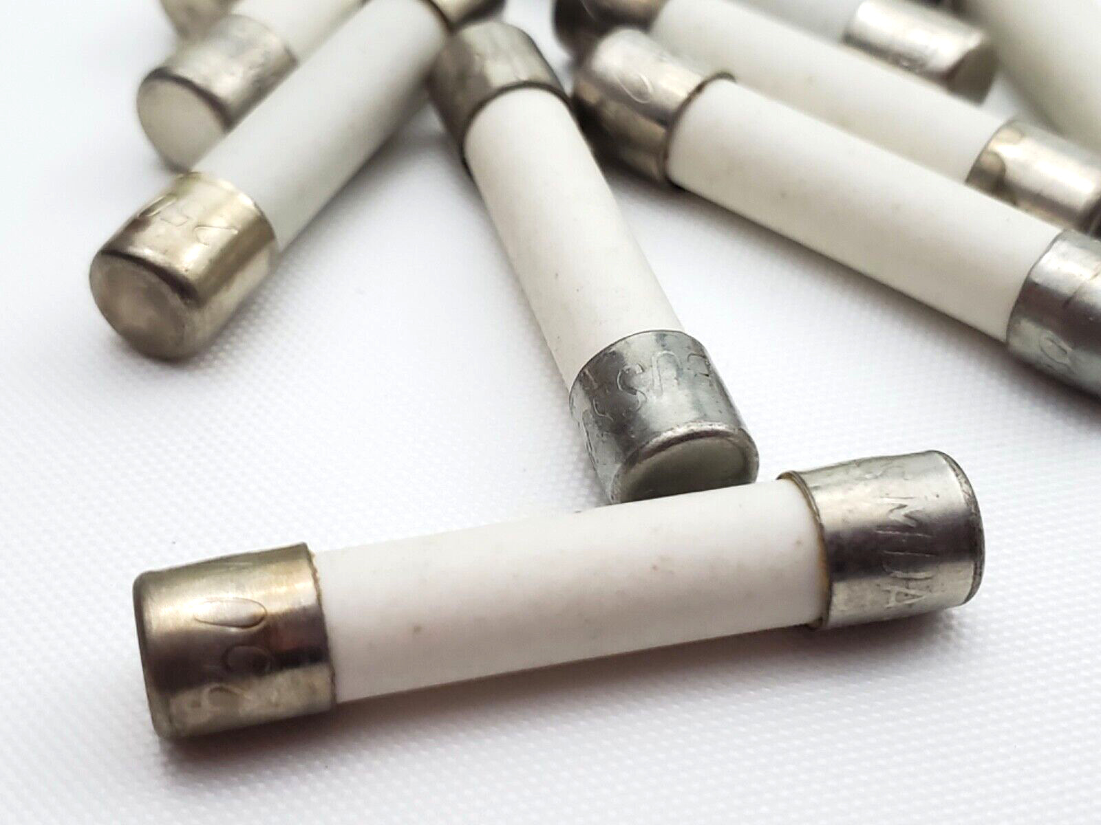 Box of 100 Bussmann MDA6-1/4 Fuses 6-1/4 Amp 250 Volt Slow Blow 1/4″ x 1-1/4″