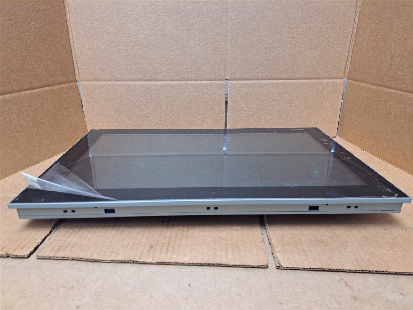 Advantech Industrial Touchscreen Monitor Model No. FPM-7211W-P3AE