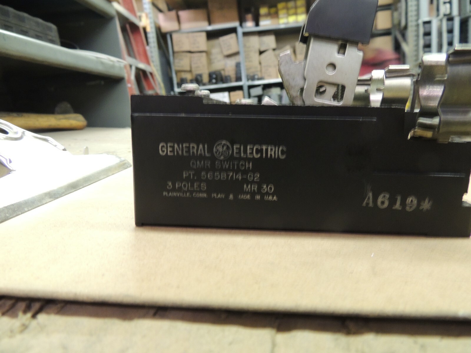 MR 30, QMR SWITCH GE 30 AMP, 600V, USED 3 POLE LINE BLOCK 565B714-G2