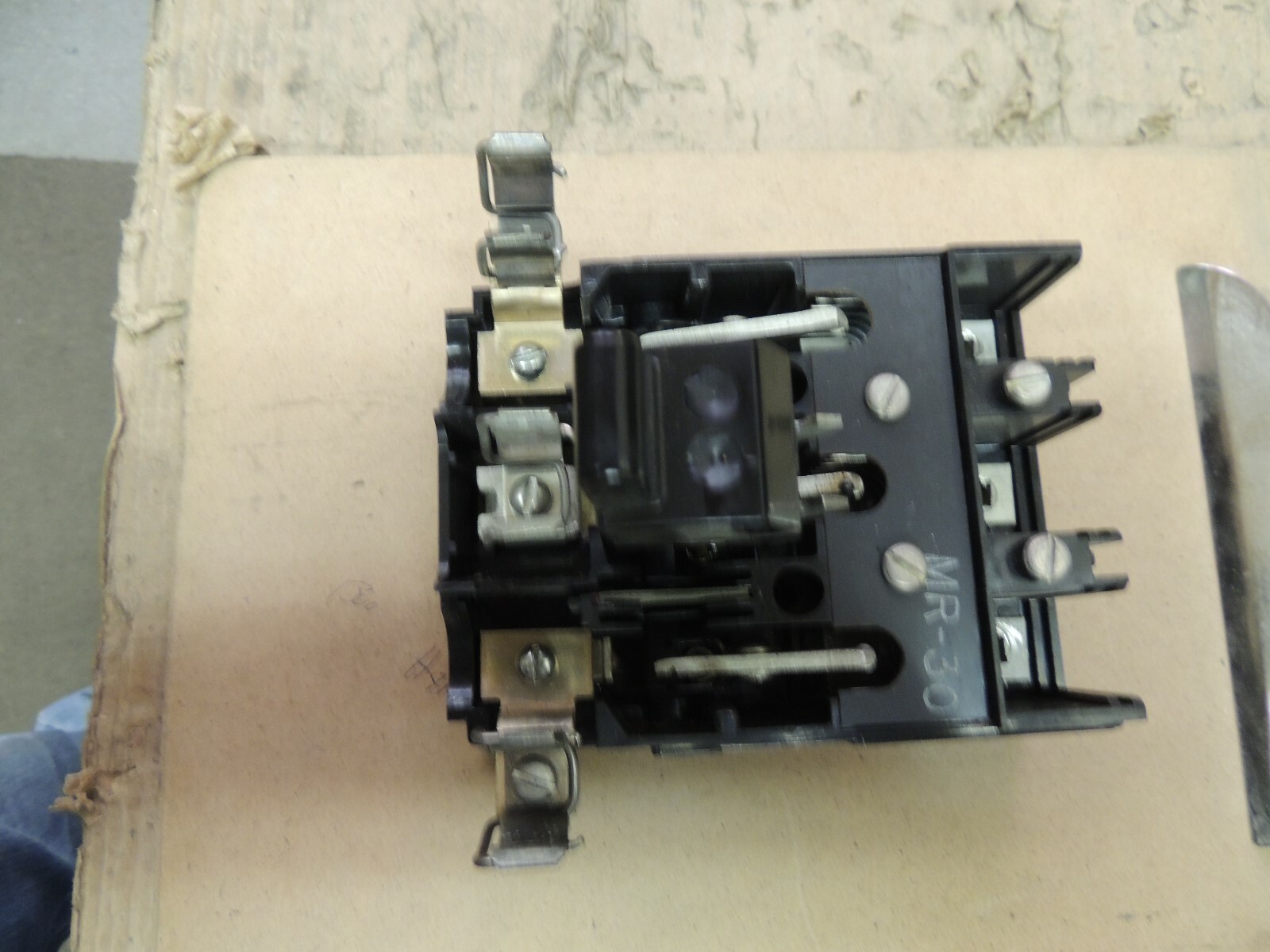 MR 30, QMR SWITCH GE 30 AMP, 600V, USED 3 POLE LINE BLOCK 565B714-G2