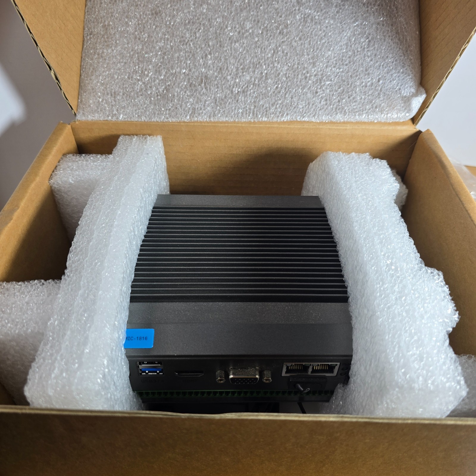 ADVANTECH MIC-1816 Embedded Automation Computer
