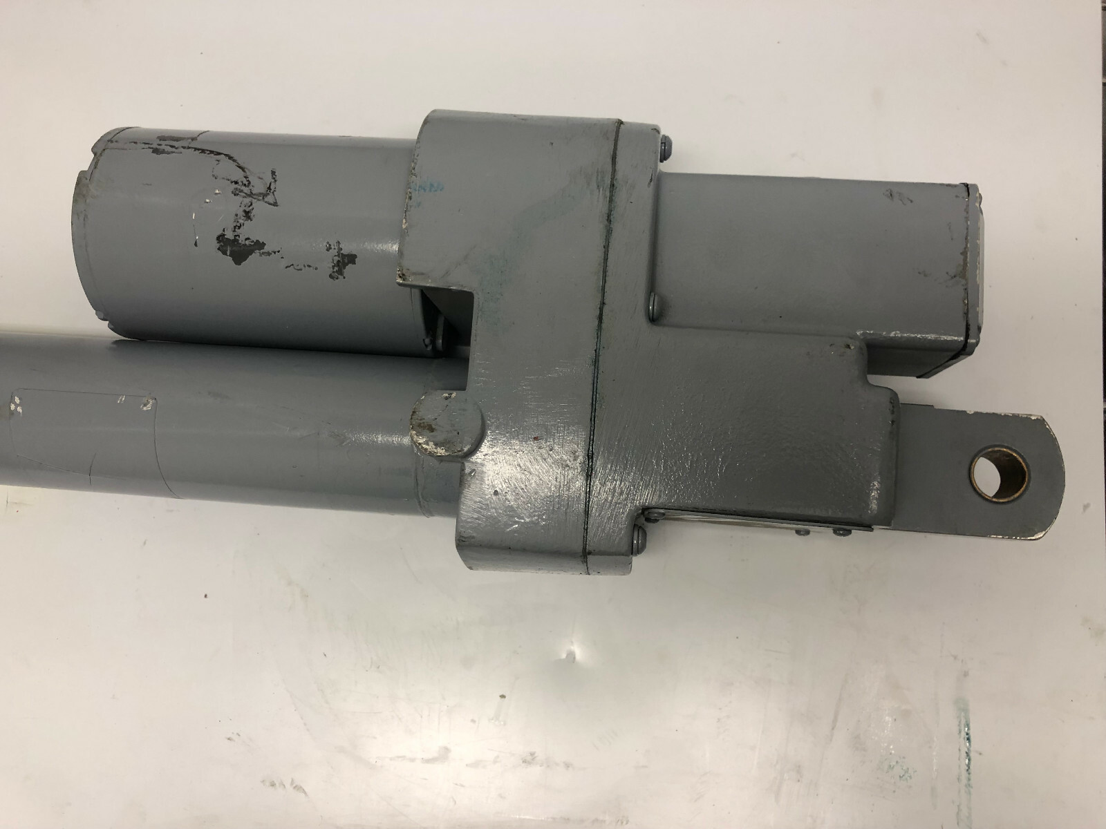 Duff Norton Linear Actuator SPA7420-18 2000 Lbs 220VAC 50 Hz SW 18″ Travel