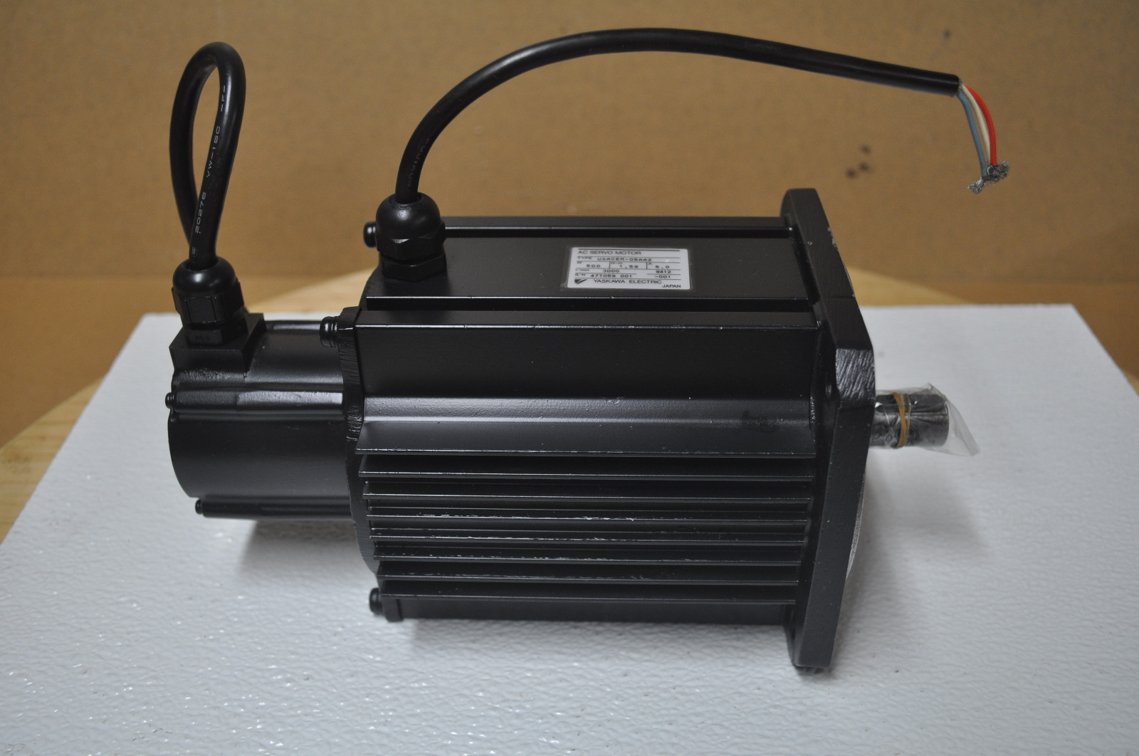 YASKAWA AC SERVO MOTOR USACEM-05AA2 AC SERVO MOTOR. 500w. 3000 RPM