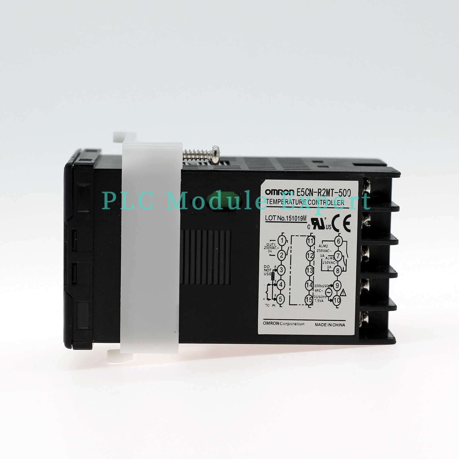 One New Brand OMRON Temperature Controller New E5CN-R2MT-500 Fast Shipping