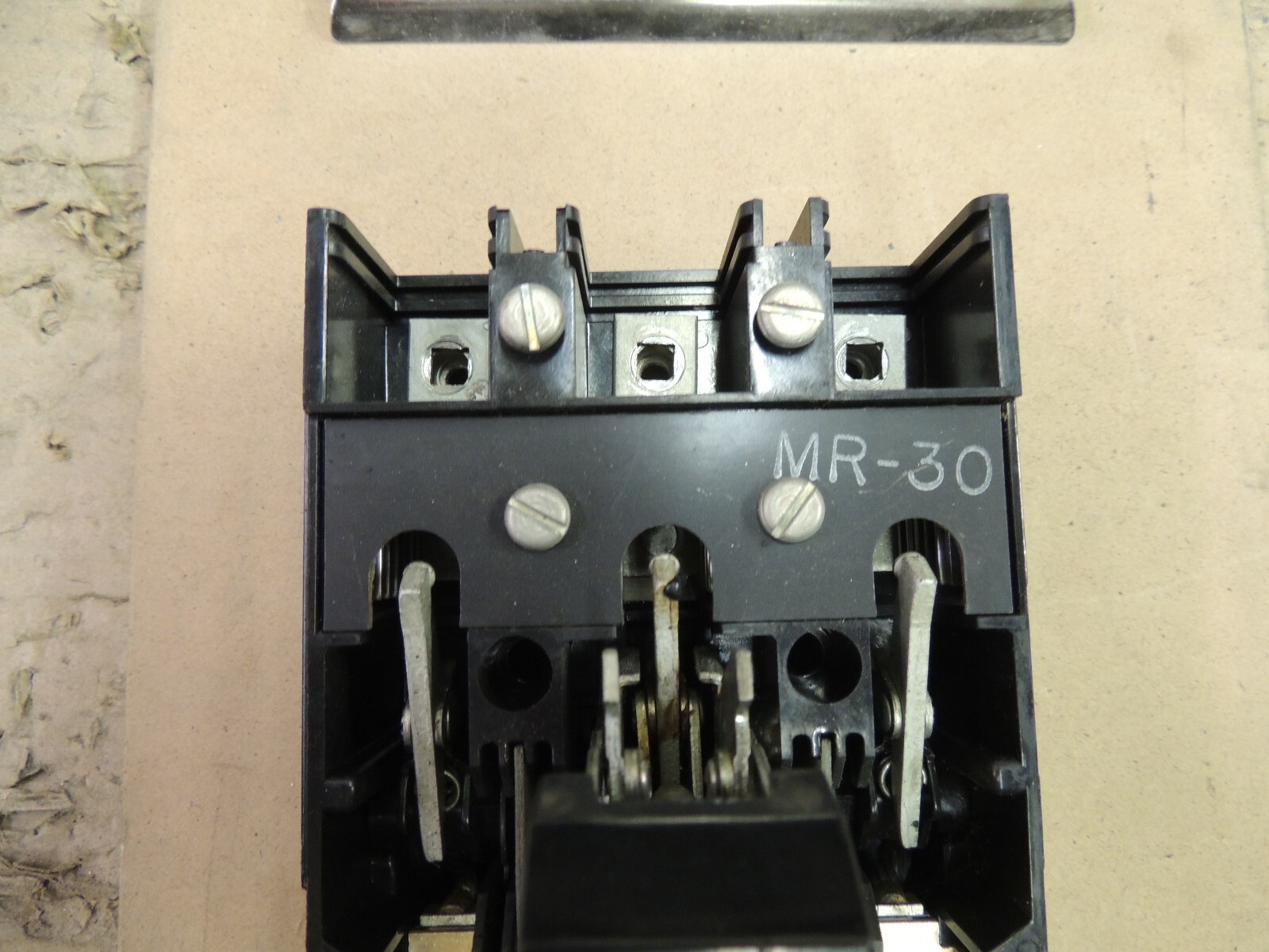 MR 30, QMR SWITCH GE 30 AMP, 600V, USED 3 POLE LINE BLOCK 565B714-G2