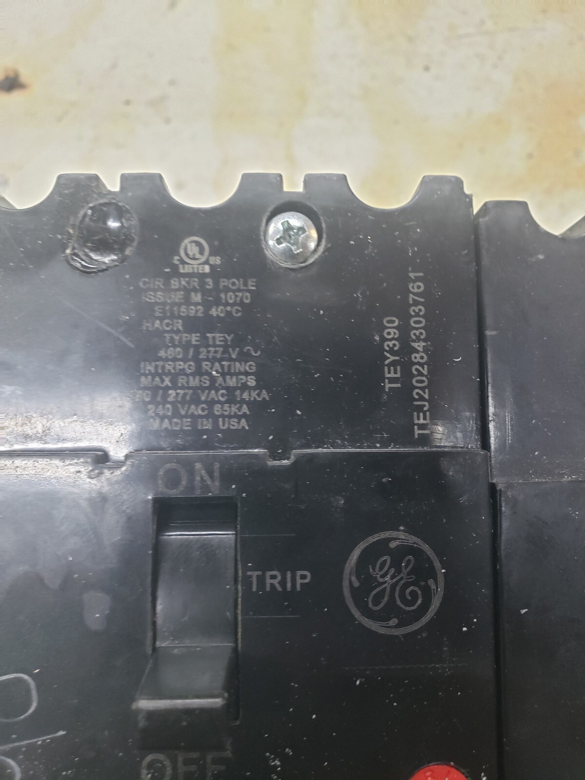 TEY390 90A GE BOLT-ON CIRCUIT BREAKER 480/277V AC 3 POLE 65kA 3 Phase TEY MO2 UL