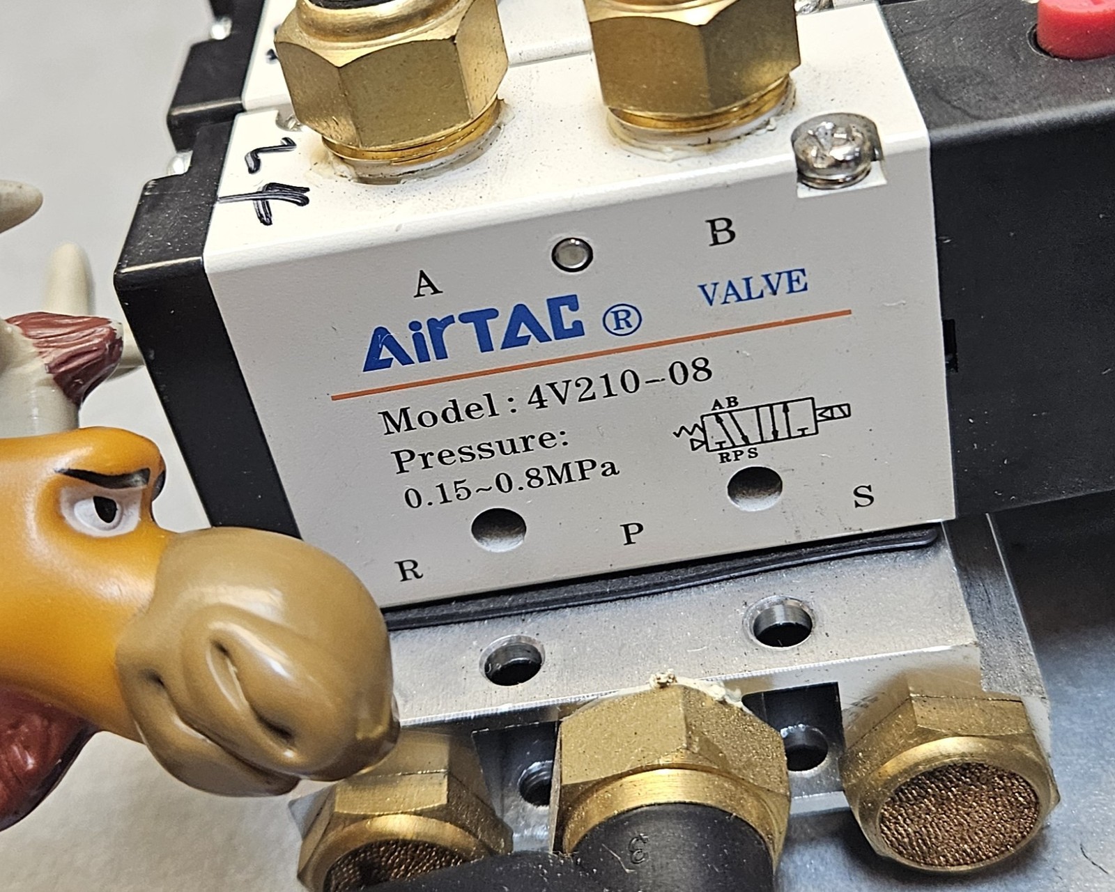 Lot of 10 4V210-08 Pneumatic Solenoid Valves 0.15-0.8MPa 24V on AirTac Manifold