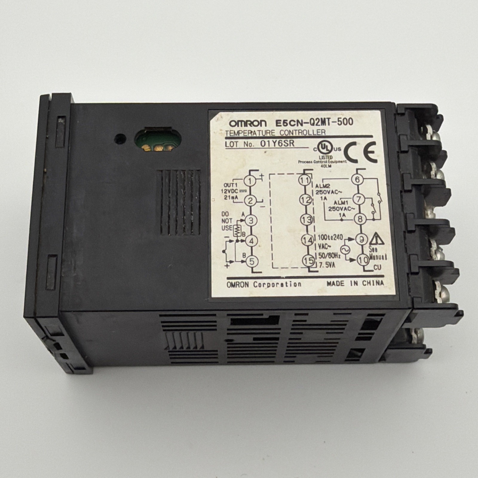 OMRON E5CN-Q2MT-500 TEMPERATURE CONTROLLER