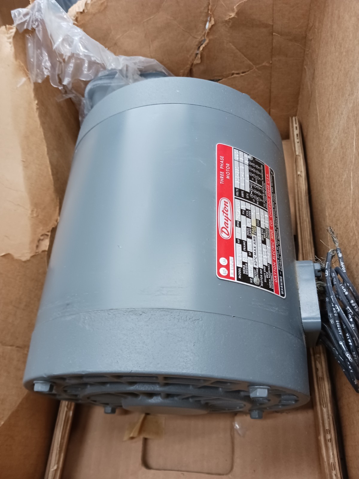 New Dayton 1 HP Ac Electric Motor 182 Frame 1740 Rpm 208-220/440 Vac ODP