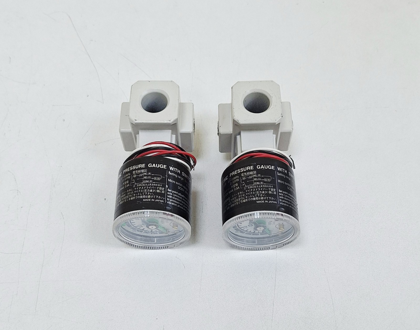 SMC Model GP46 Pressure Gauge with Switch 0.1-0.8MPa 0-121PSI (Lot of 2 pcs)