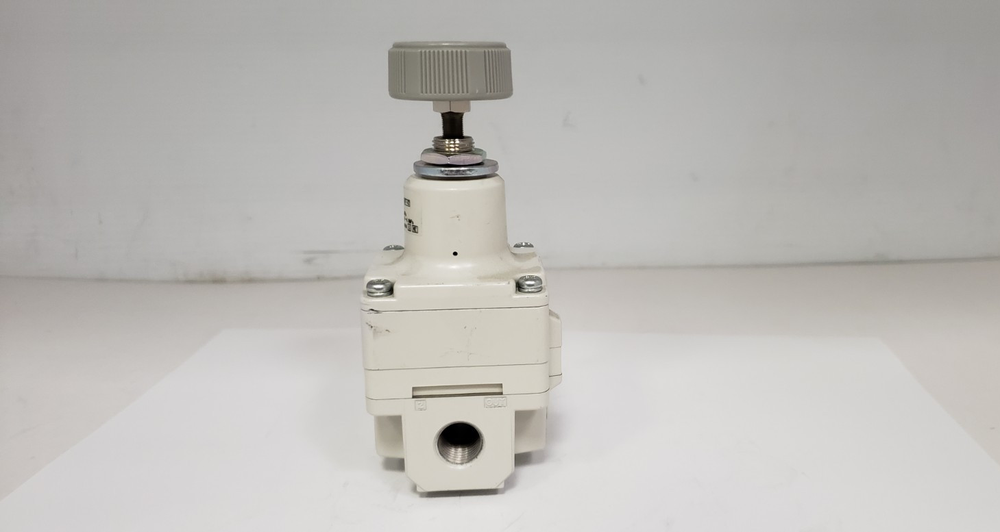 SMC IR2020-02 PRECISION REGULATOR, SERIES IR, 0.01 TO 0.8 MPA, 1/4″ PORT, NNB