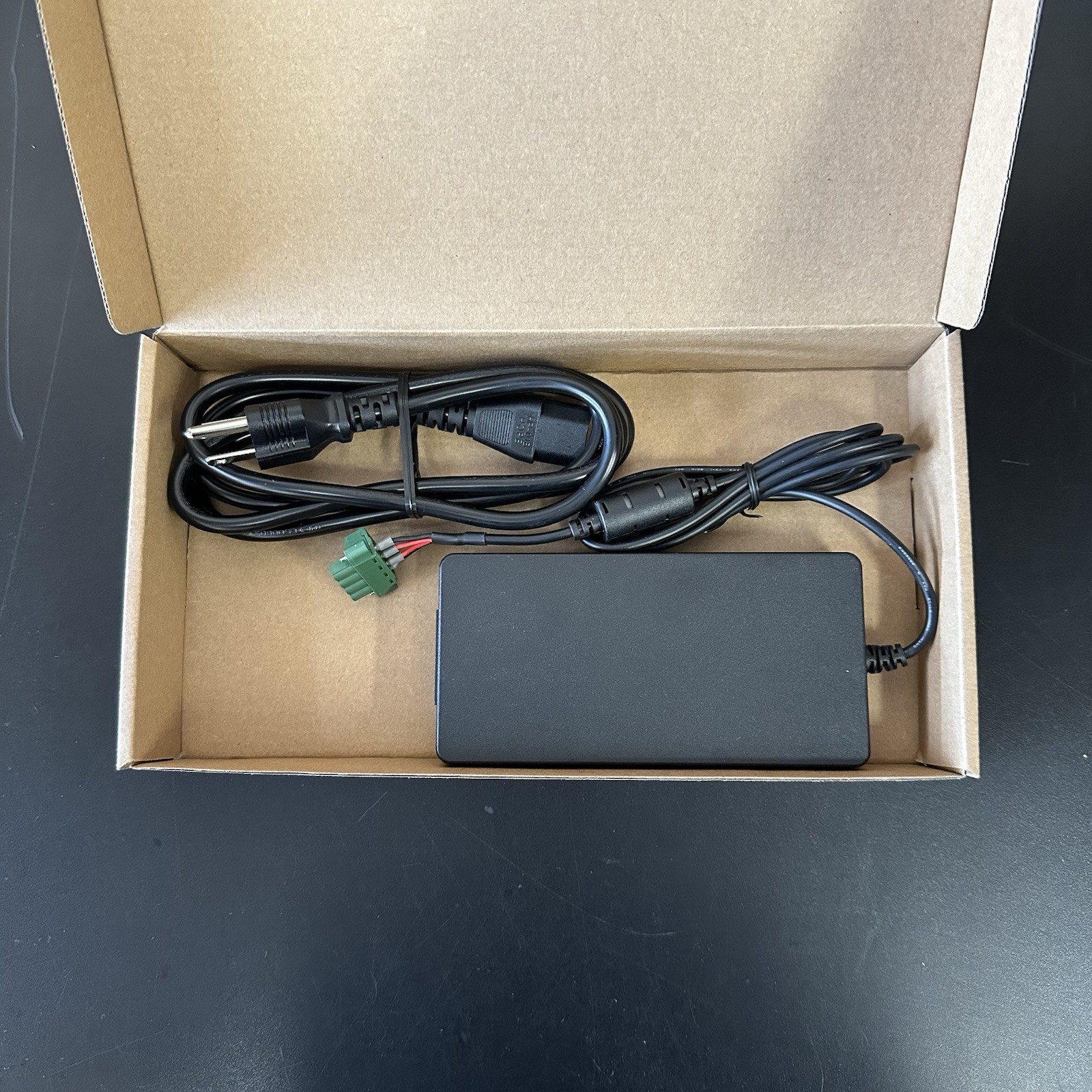 Advantech MIC-7700 Desktop Compact Fanless