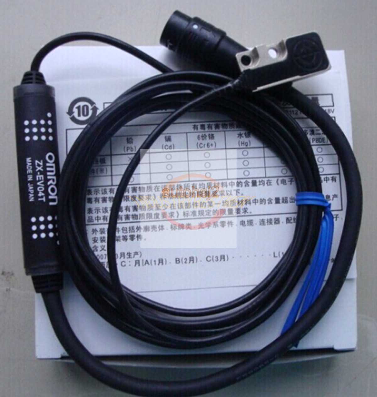 New In Box 1PC OMRON ZX-EV04T laser sensor