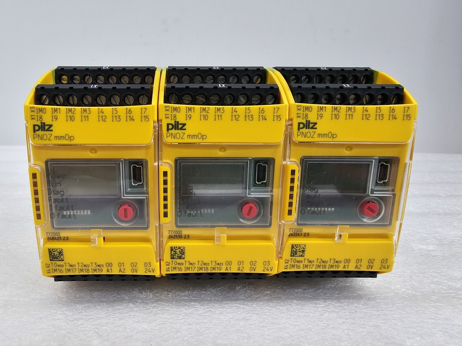 1PC PILZ PNOZ mm0p , 772000 Safety Controller /w Memory Card #2