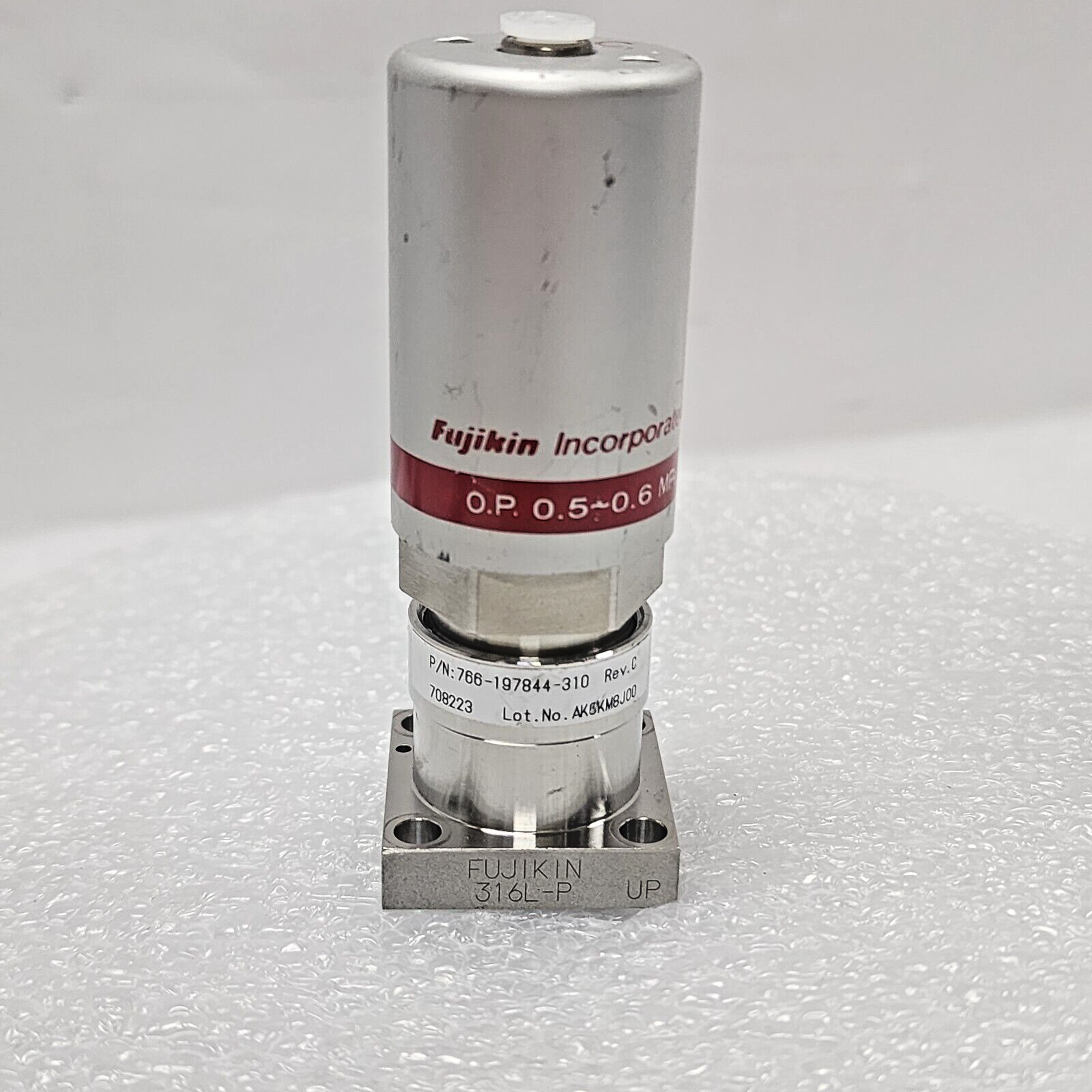 Fujikin 0.P. 0.5-0.6 MPa, 708223, Lam 766-197844-310 Rev C Type N.C Valve,96970