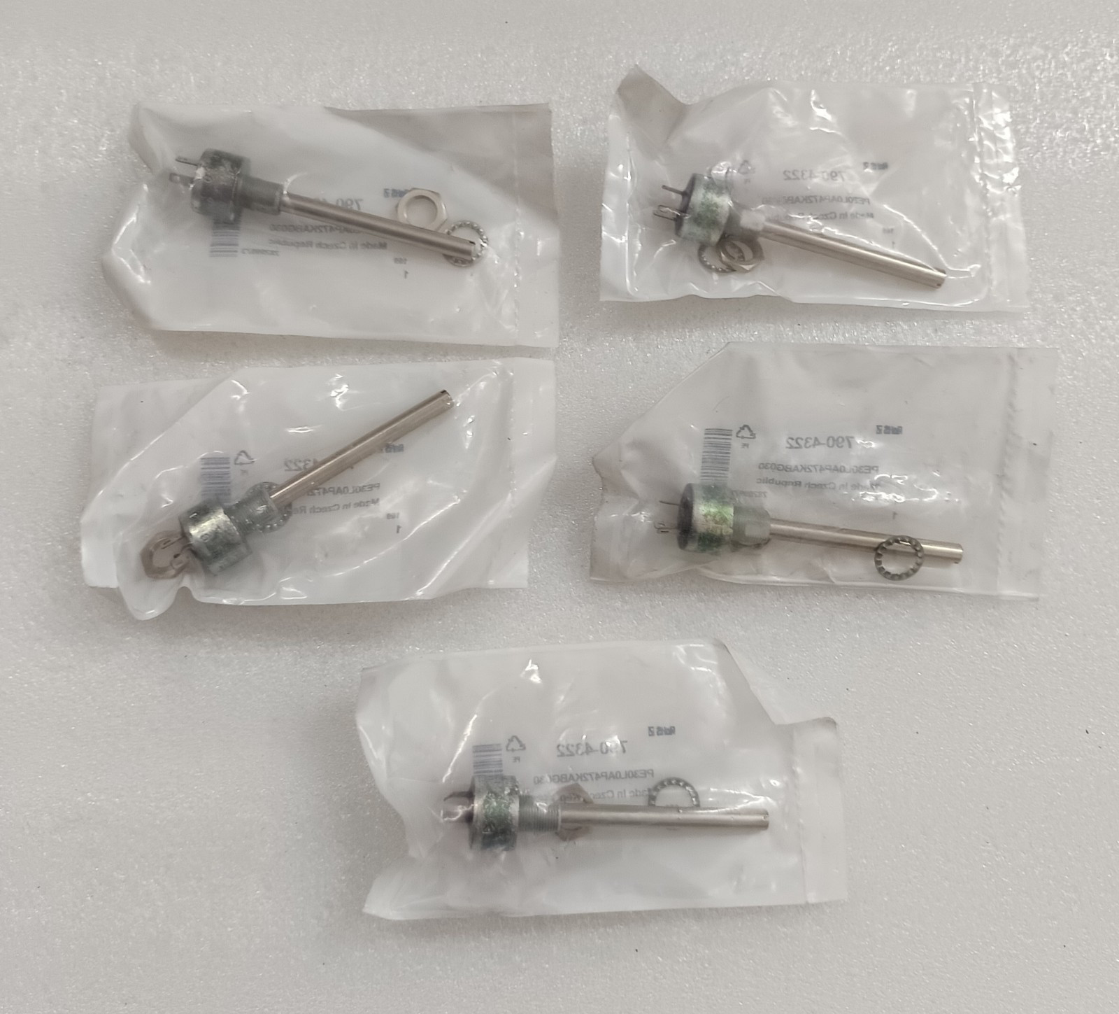 ( LOT OF 5 PC ) VISHAY 790-4322 ROTARY POTENTIOMETER , PE30L0AP472KABG030
