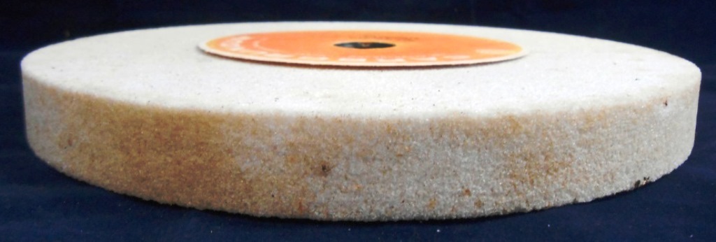 CARBORUNDUM GRINDING WHEEL, AA60-J5-V40, MAX RPM: 3600, 8 X 3/4 X 3/4