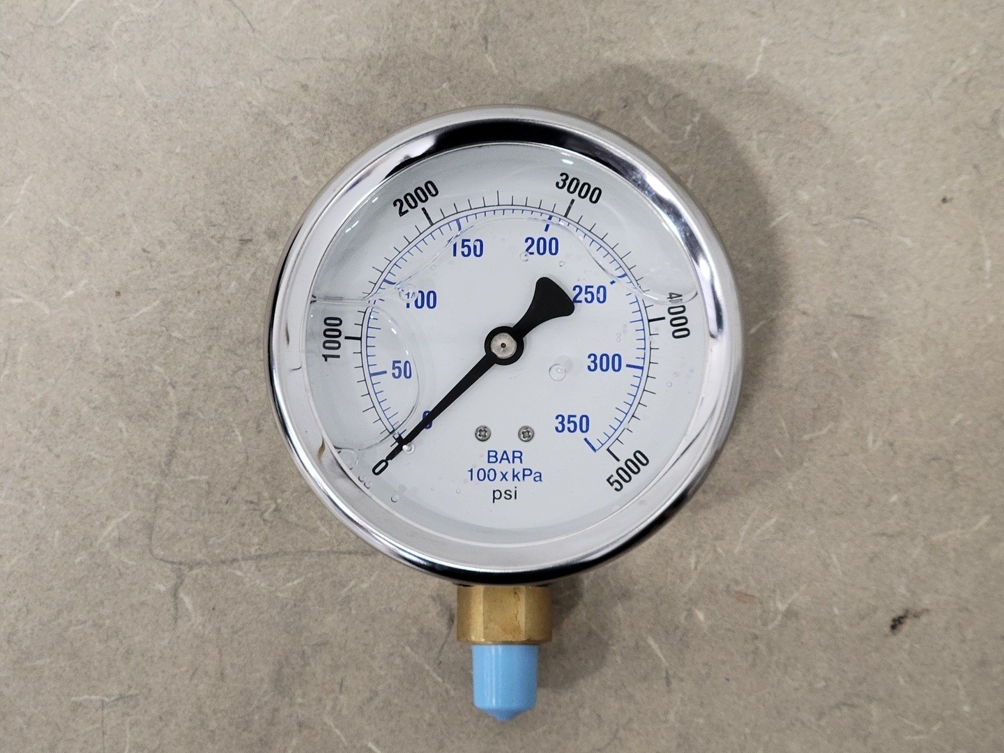 SURPLUS NEW PIC GAUGES 201L-404R 4″ Pressure Gauge 0-5000 PSI, 1/4″ NPT