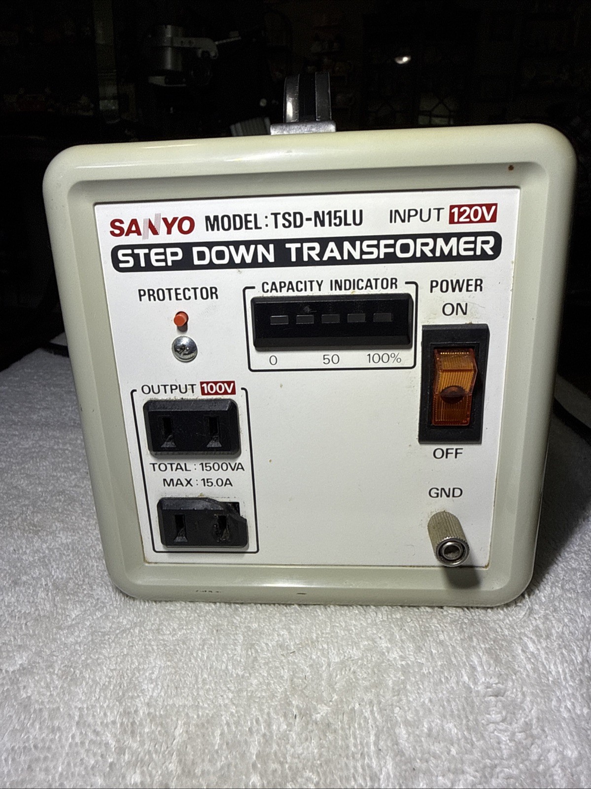 Sanyo TSD-N15LU Step Down Transformer 1500W 120V-100V Voltage Converter 2 OUTLET