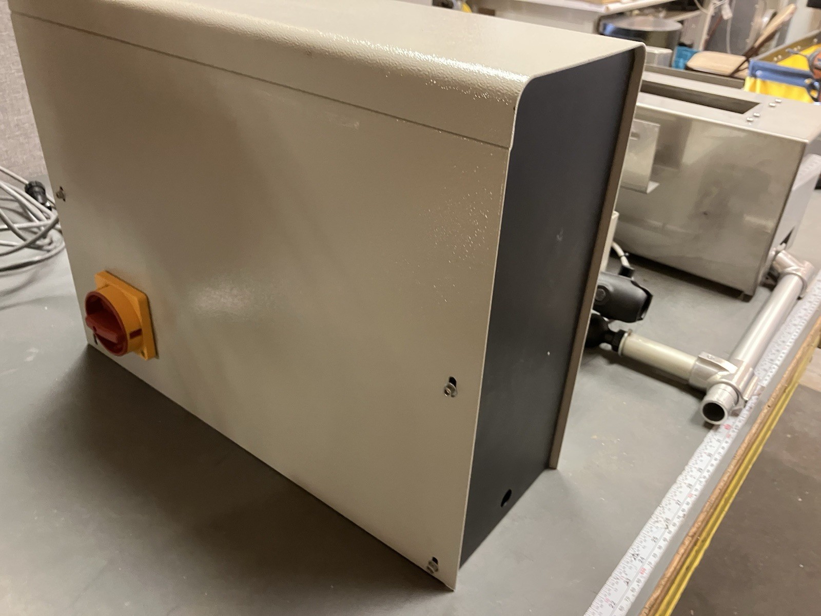 Advanced Poly-Packaging US-5000 Counting Scale, With Auto Tipper See Description