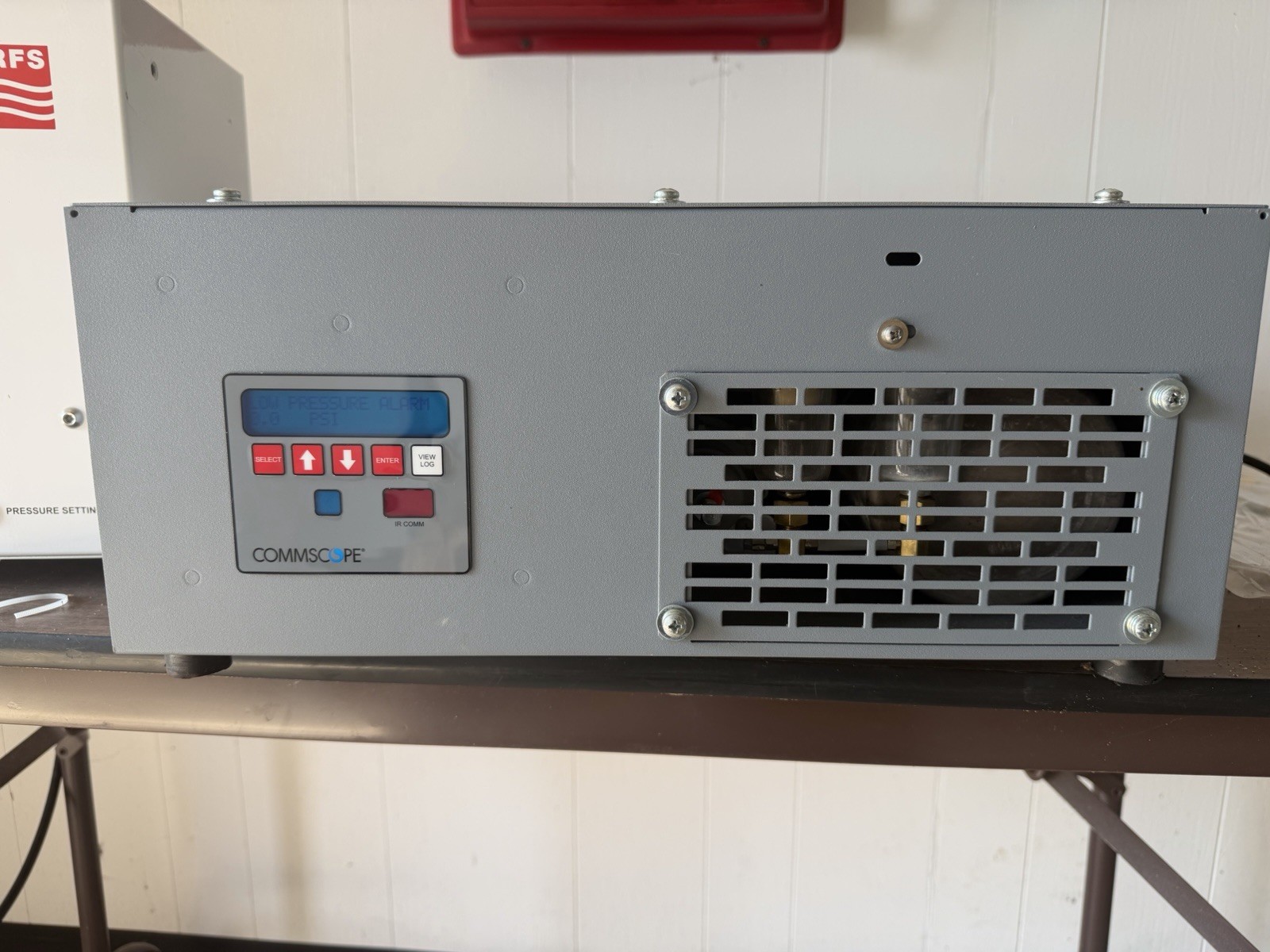 CommScope Andrew MT050B-81315 Dehydrator 115V 1.2A IEC 320 C13 Gray