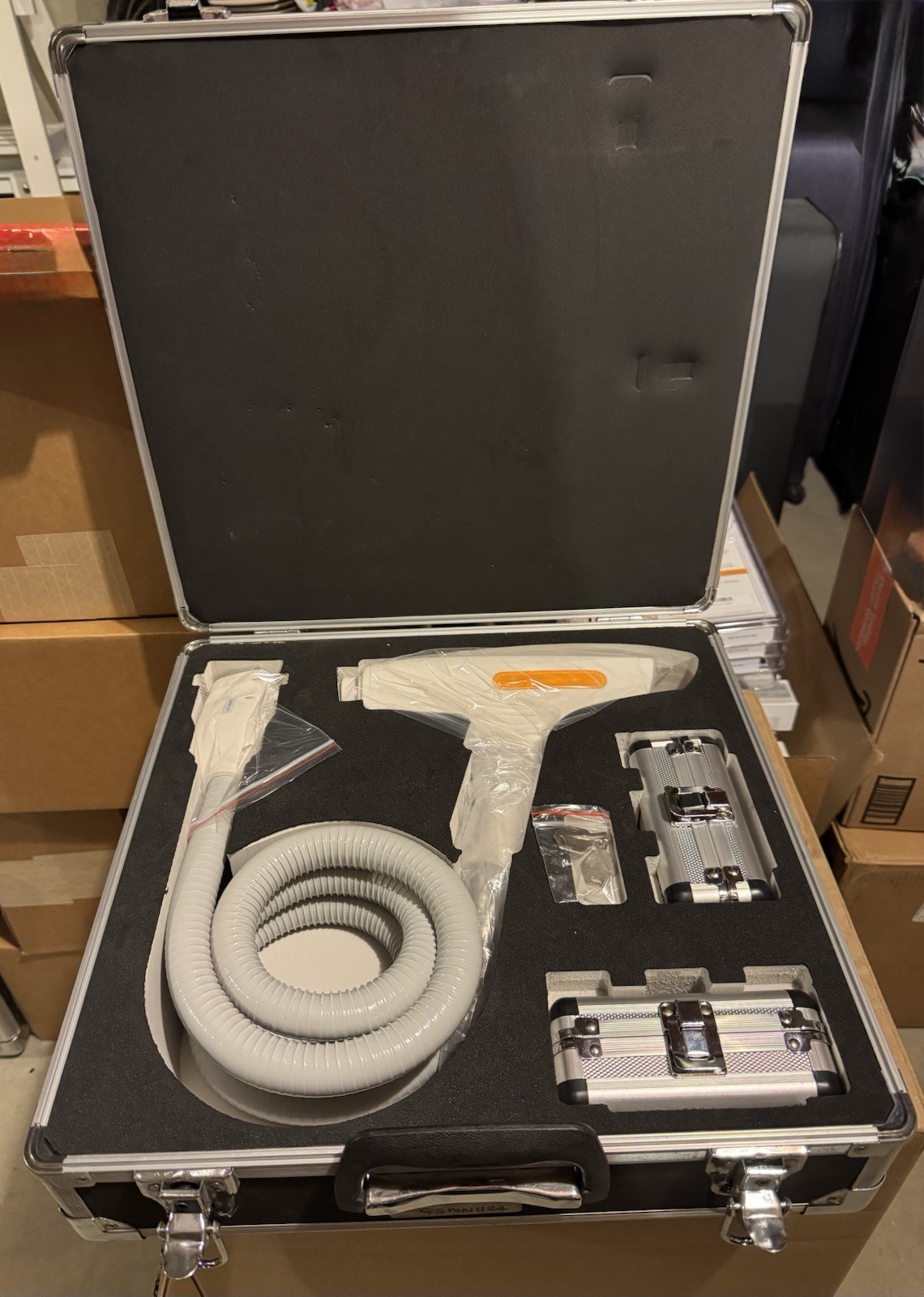 New Unused Ellman Sandstone Q-Switched Nd:YAG Handpiece and Case with 2 Lens