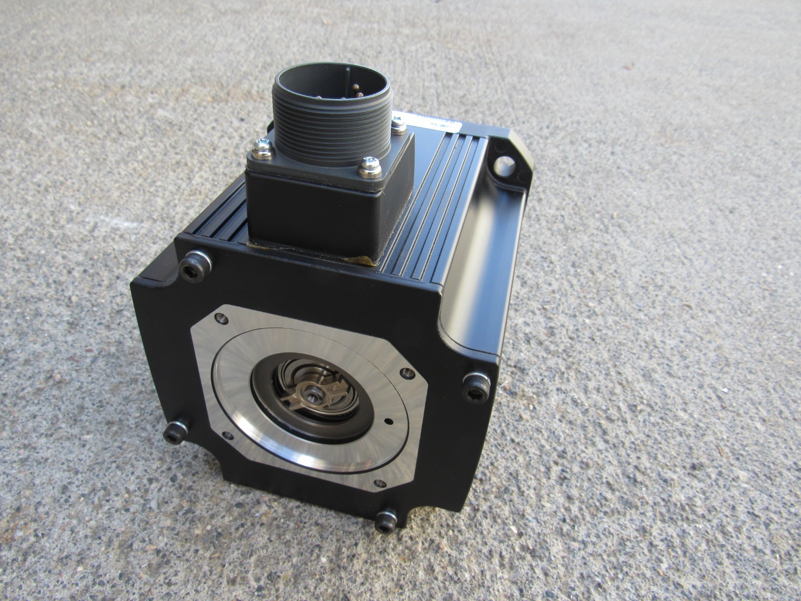 Mitsubishi Electric AC Servo Motor HC153T-SZ 1.5KW HC1553TSZ 3000rpm