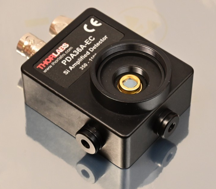 Thorlabs PDA36A-EC Silicon Amplified Detector 350-1100 nm 0-70dB Switchable Gain