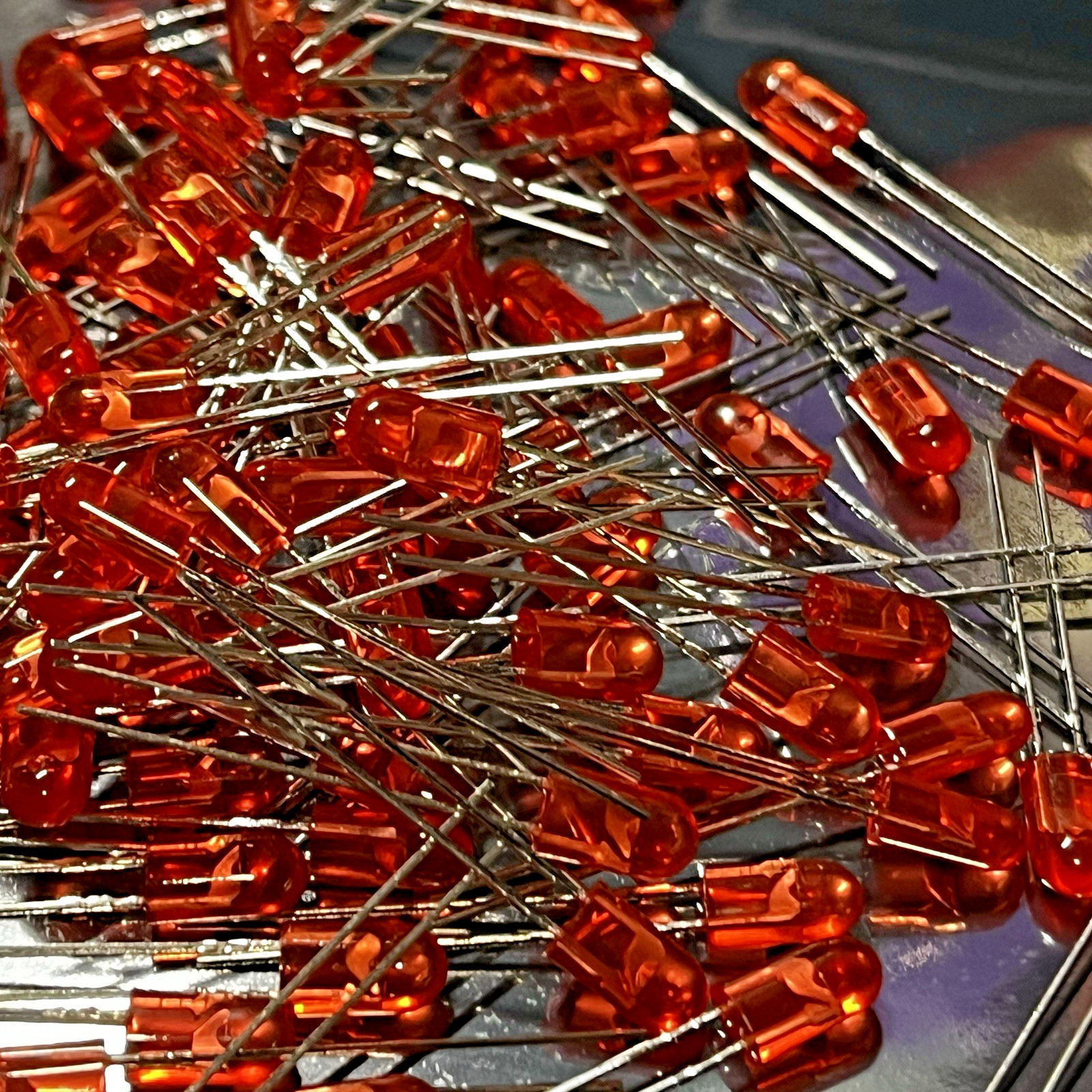 100PCS Red 5mm LEDs – Oval, Tinted, HLMP-AD90-STTZZ
