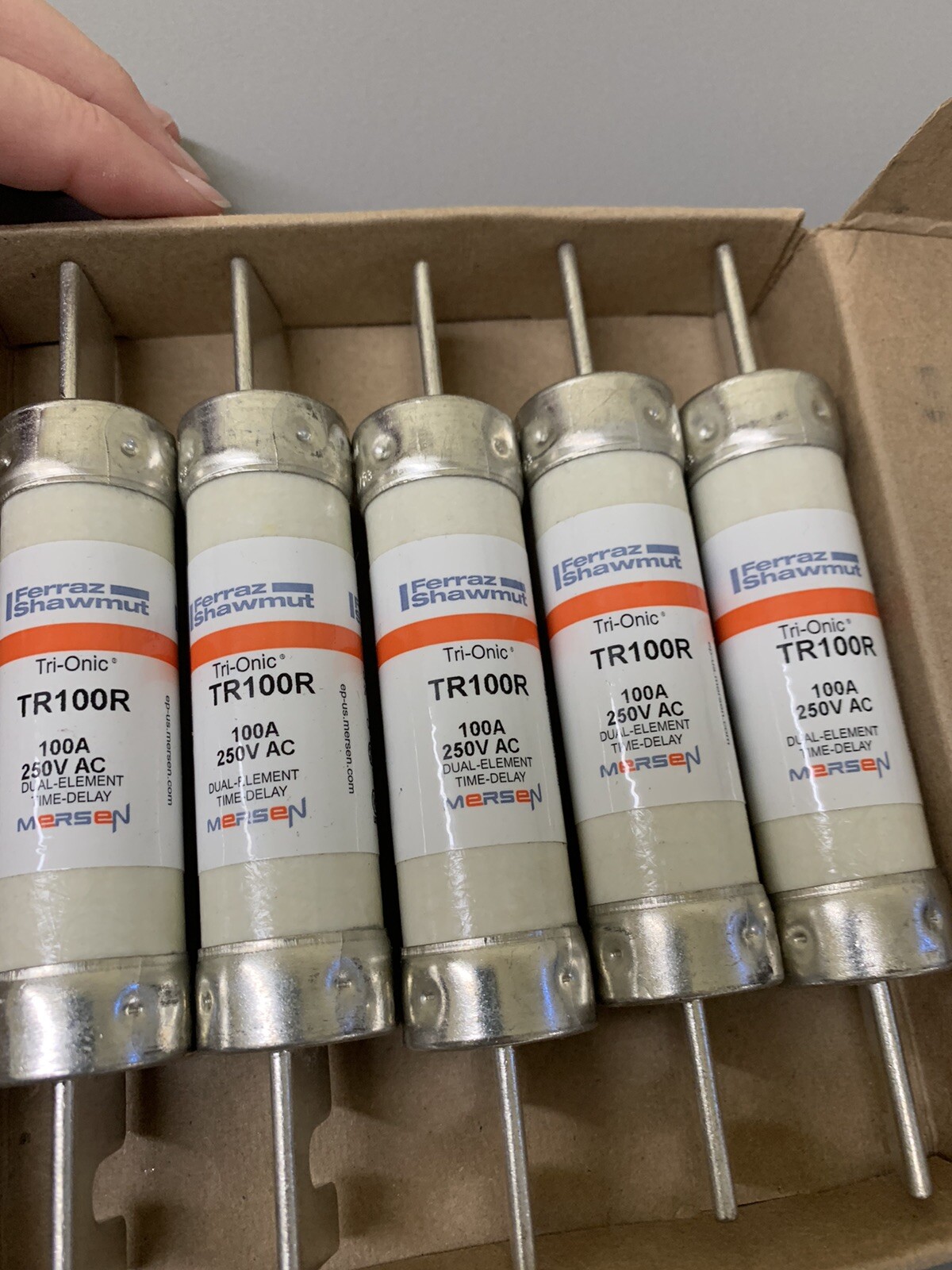 MERSEN TR100R 100AMP 240VAC DUAL ELEMENT TIME DELAY FUSES. ** 5 Per Box/New**