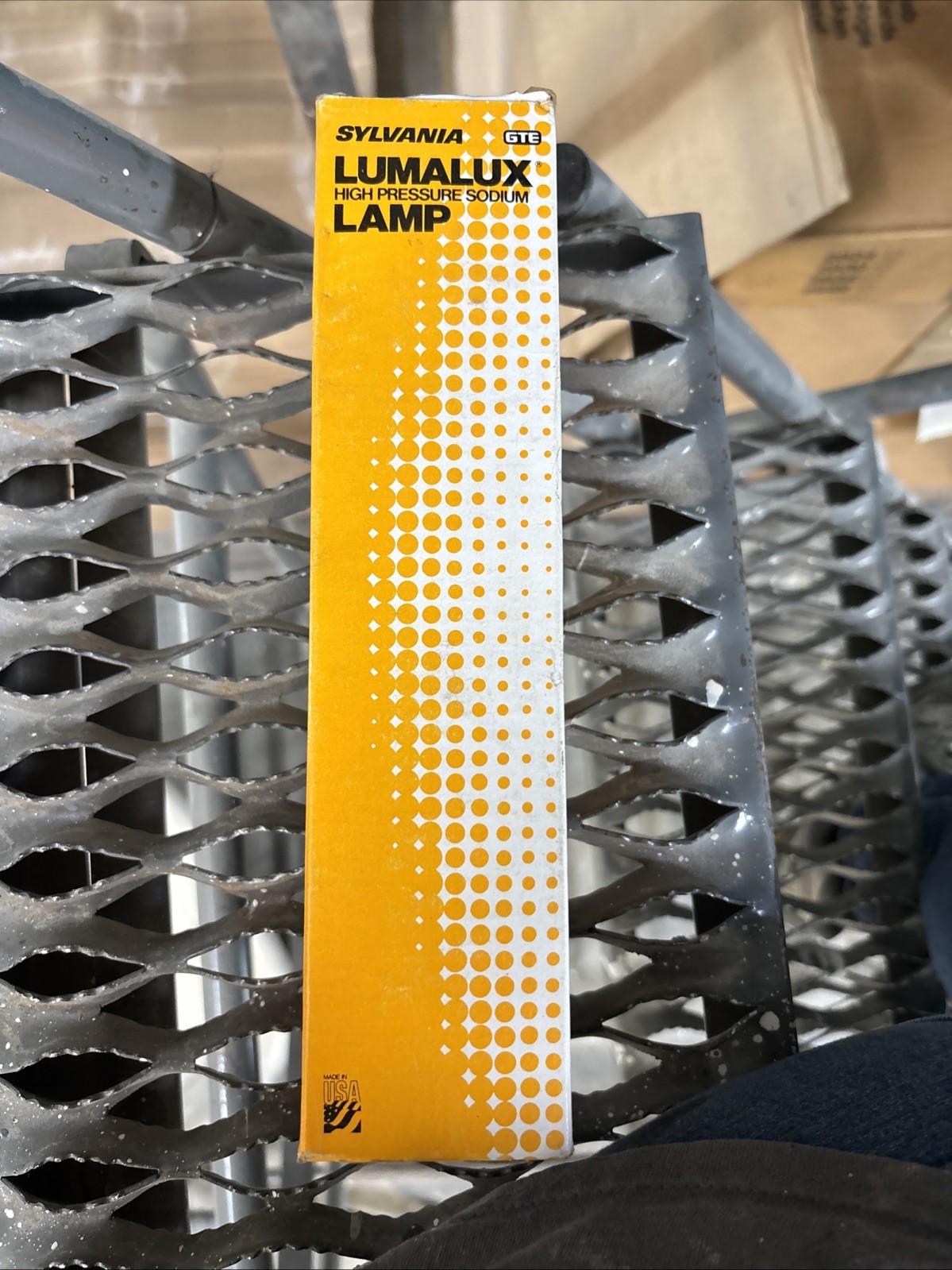 Sylvania 67533 Lumalux High Pressure Sodium Light Bulb Lamp LU400 See Package