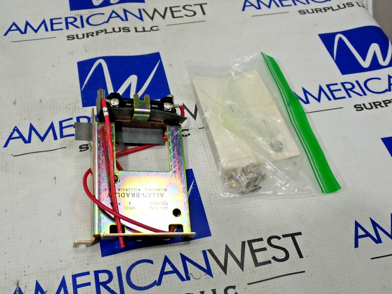 New Allen Bradley 599-PB02 Start-Stop PushButton Size 0-2 NEMA 1
