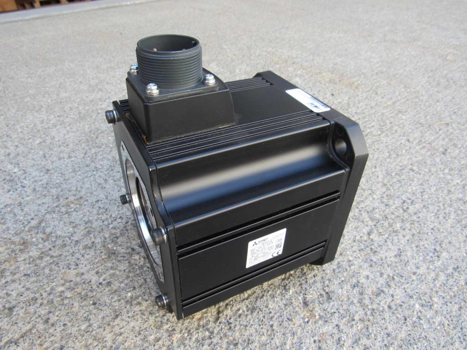 Mitsubishi Electric AC Servo Motor HC153T-SZ 1.5KW HC1553TSZ 3000rpm