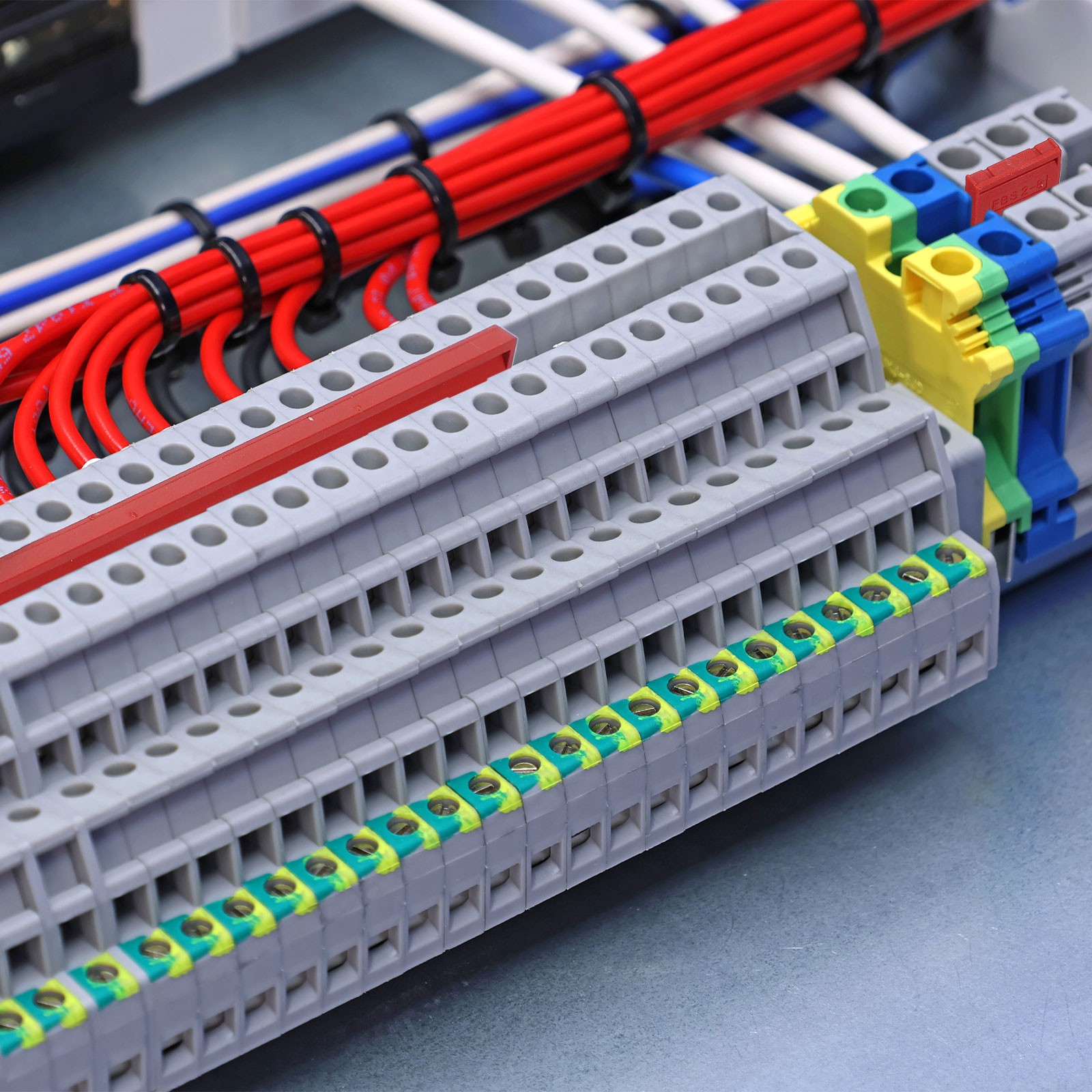 5Pcs FBS2-8 DIN Rail Terminal Block Press-Fit Jumpers for ST-6 Series