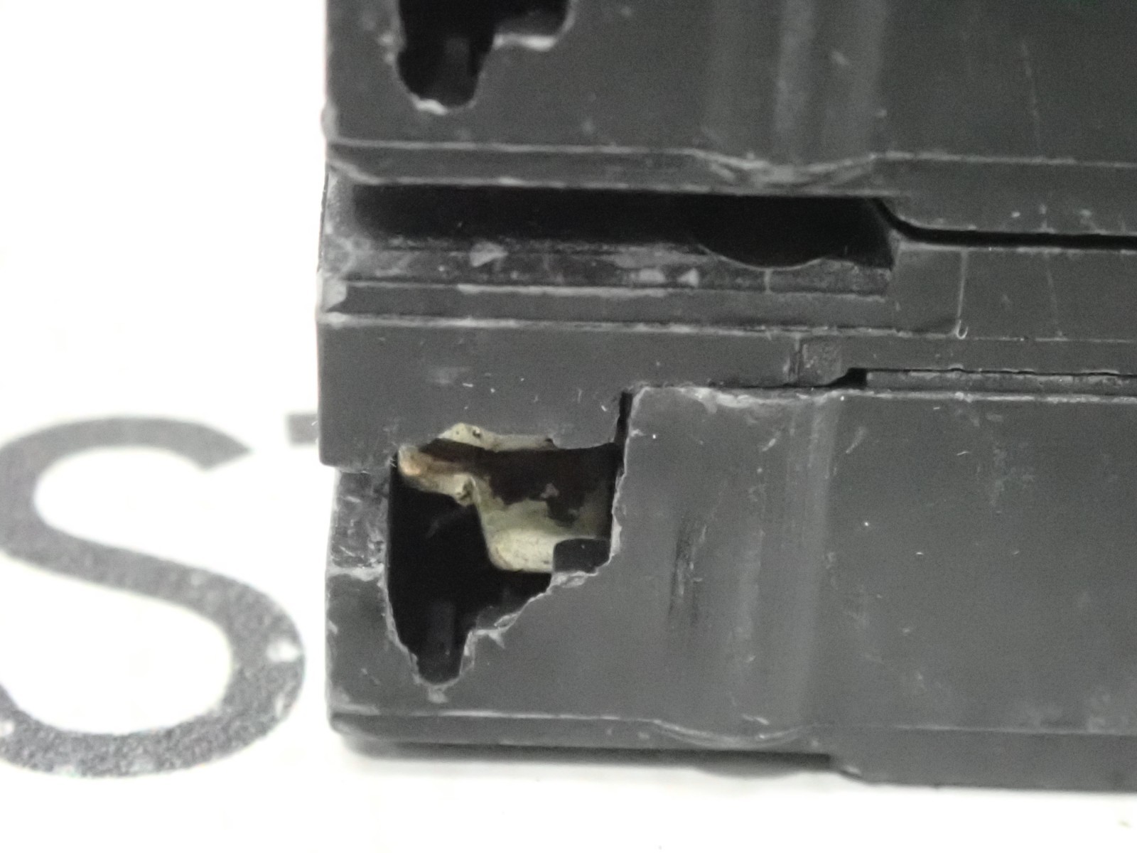 GE General Electric THQL32015 15 amp 3 pole plug in breaker 240 volt THQL chip