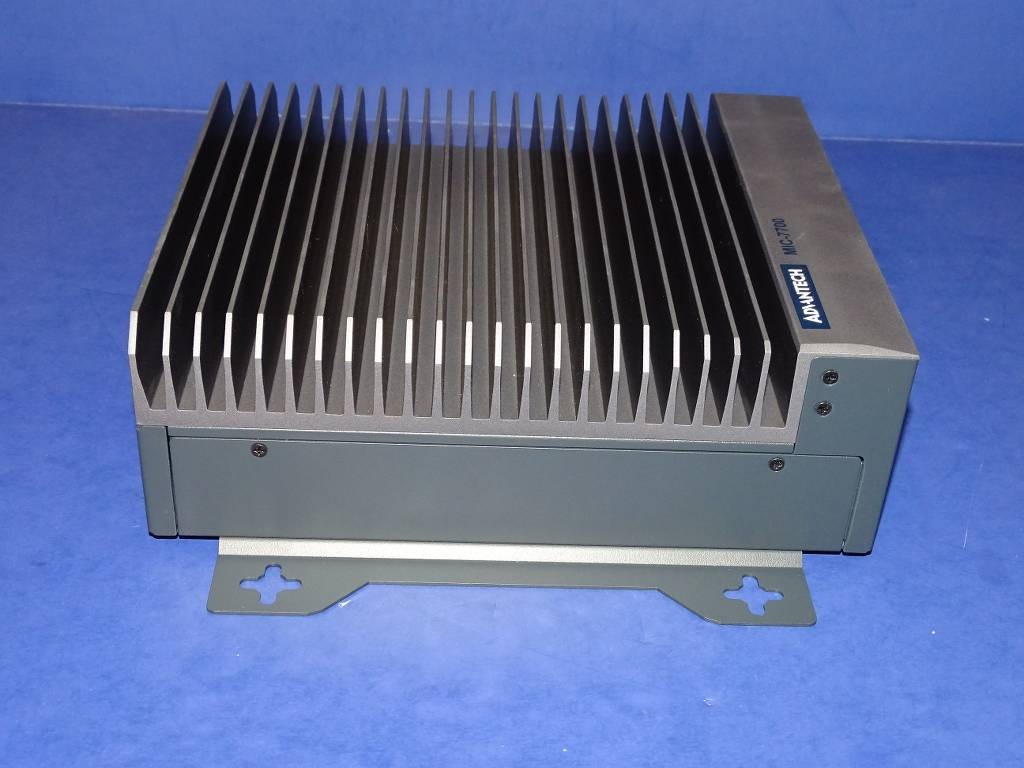 NEW IN ORIGINAL BOX ADVANTECH MIC-7700 / MIC7700Q2101-T Desktop Compact Fanless