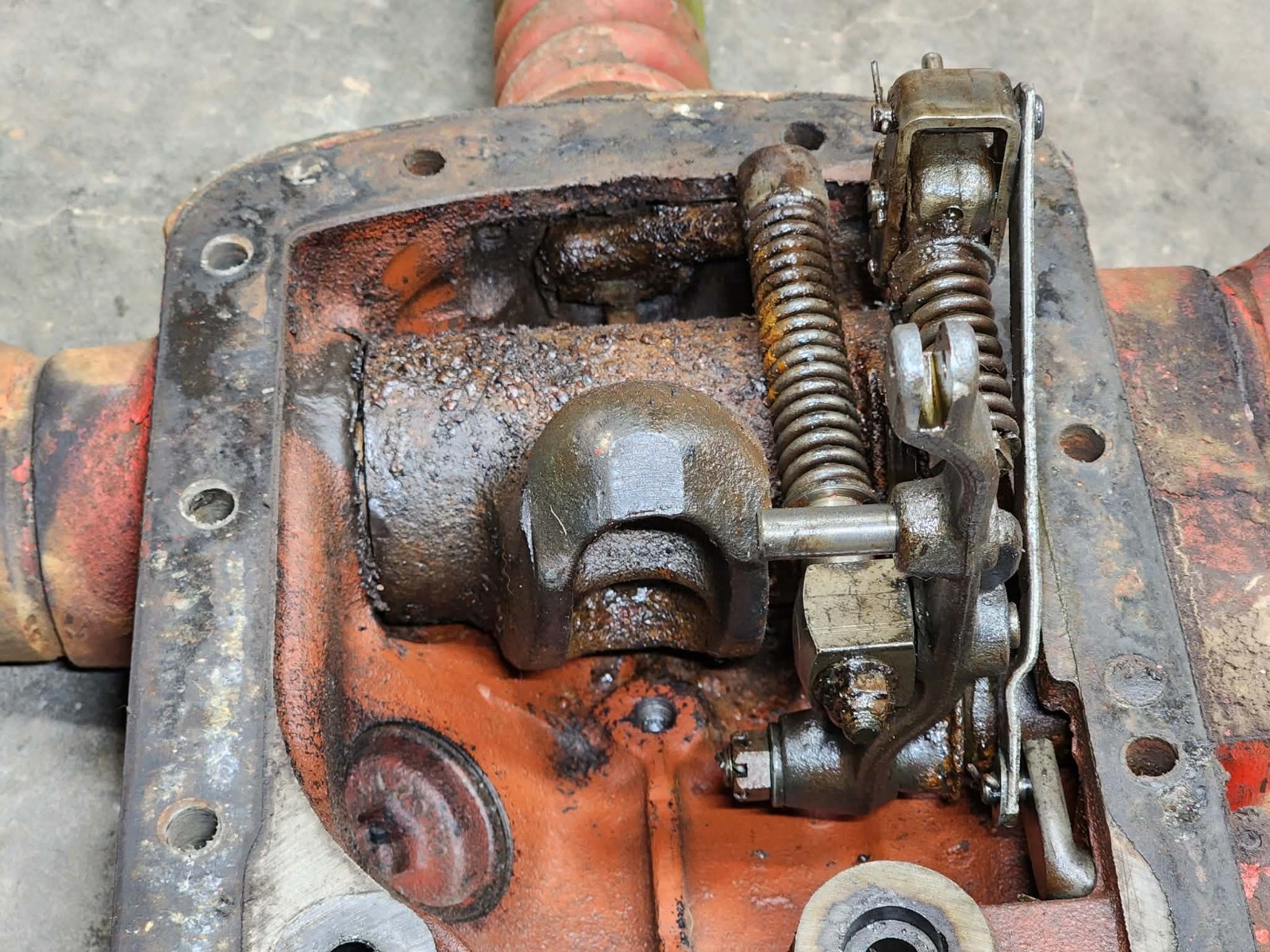 Ford 640 Tractor 3pt Hydraulic Lift W/ Lift Arms & Rockshaft Top Plate – 600 601
