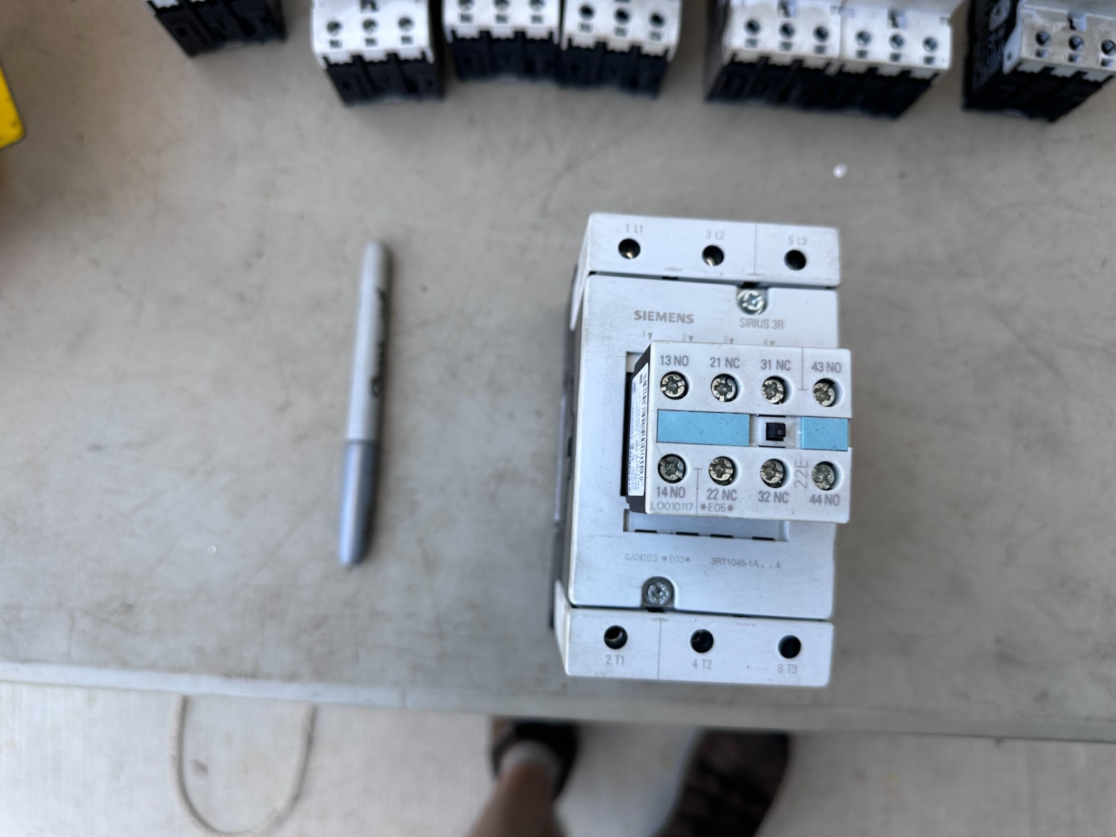 Siemens 3ZX1012-0RT04-1AA1, plus 3RH1921-1HA22 aux contactor